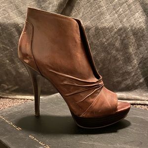 Steve Madden bootie heel